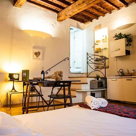 Apartmán Studio In Tornabuoni Within A Renaissance Building Florencie Exteriér fotografie