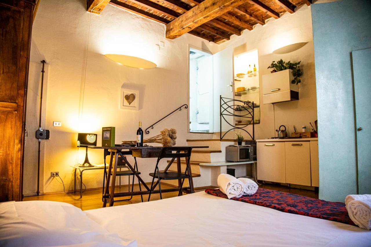 Apartmán Studio In Tornabuoni Within A Renaissance Building Florencie Exteriér fotografie